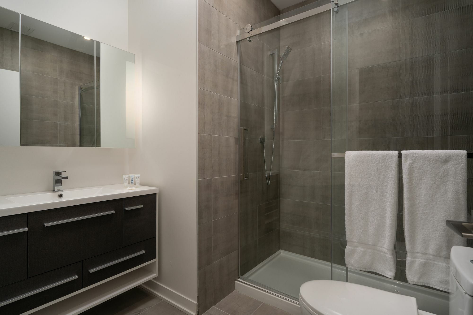 Appartement Elegant 1br In Quartier Des Spectacles By Sonder *
