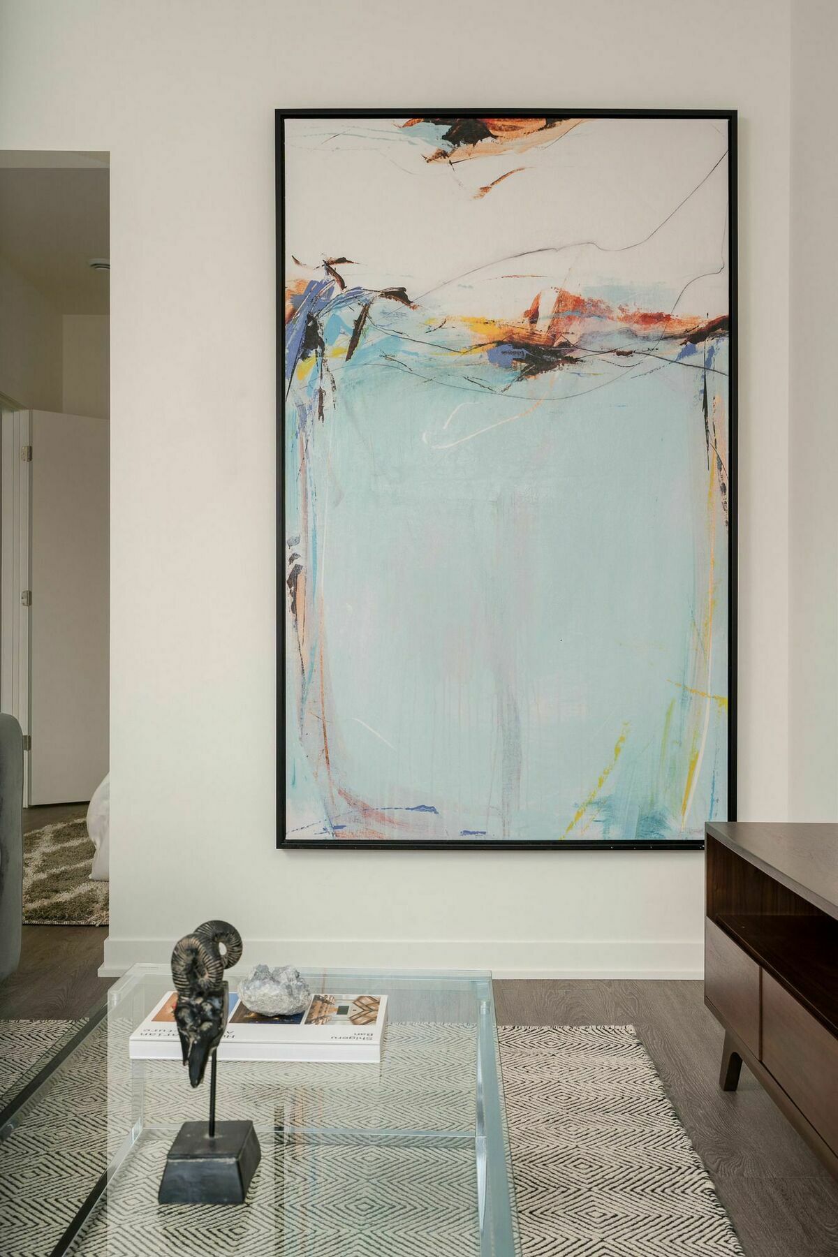 Elegant 1br In Quartier Des Spectacles By Sonder